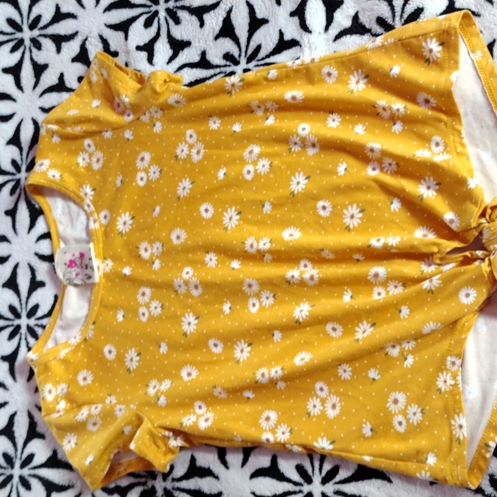 Daisy flower shirt